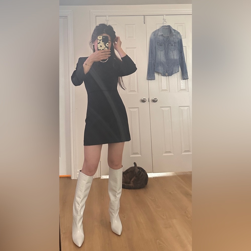 Brand new Vero Cuoio White Leather boots